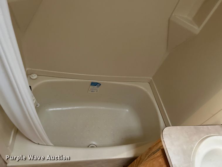 image for item OK9666 2006 Monaco Coach Holiday Rambler  camper