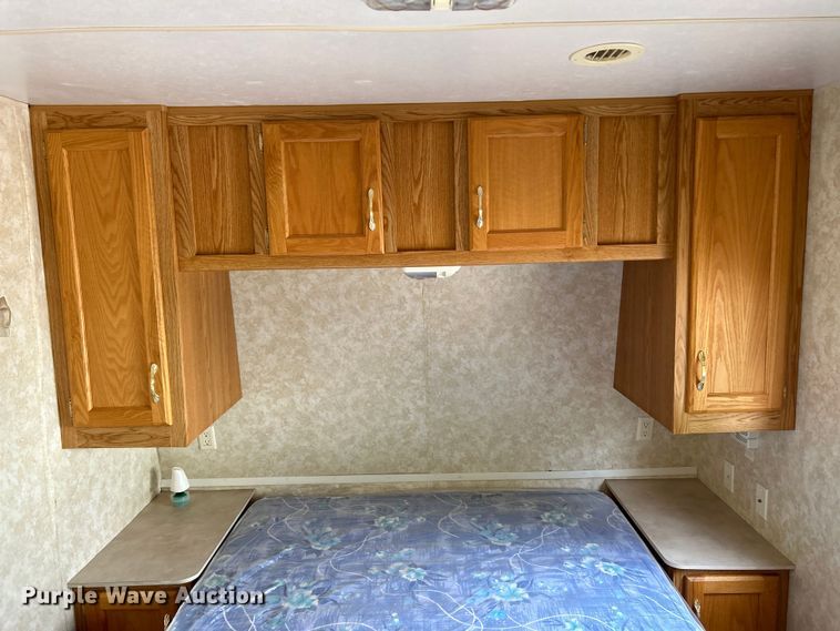 image for item OK9666 2006 Monaco Coach Holiday Rambler  camper