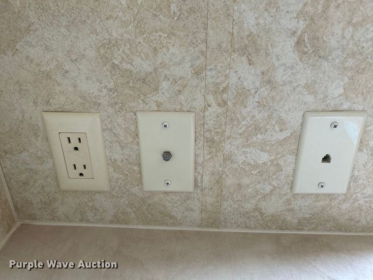 image for item OK9666 2006 Monaco Coach Holiday Rambler  camper