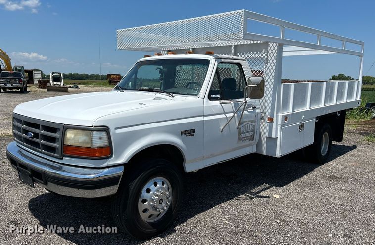 image for item OK9672 1997 Ford F450 Super Duty  flatbed truck