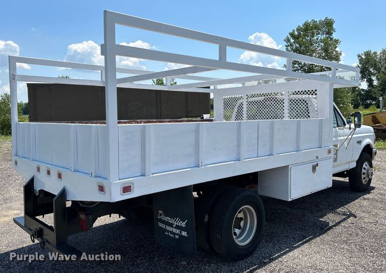 image for item OK9672 1997 Ford F450 Super Duty  flatbed truck
