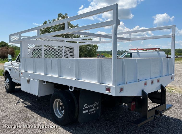 image for item OK9672 1997 Ford F450 Super Duty  flatbed truck