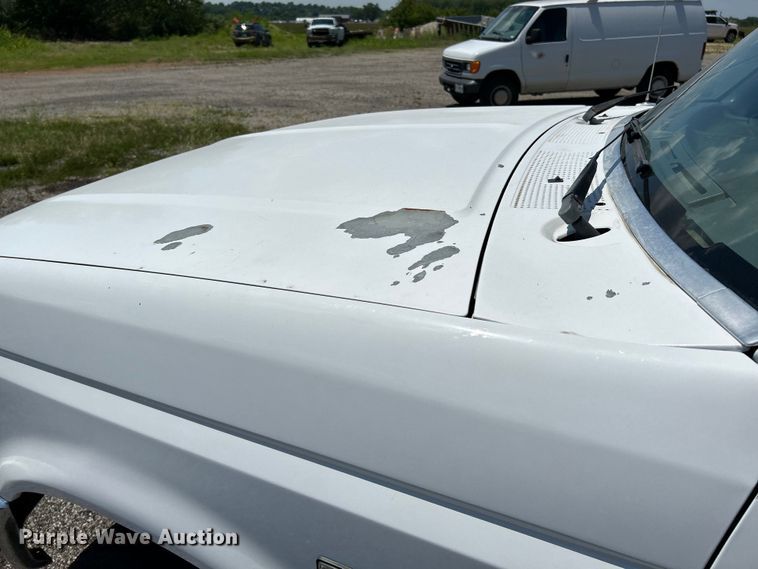 image for item OK9672 1997 Ford F450 Super Duty  flatbed truck