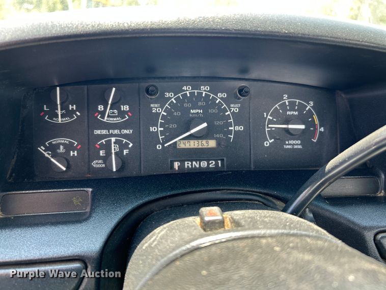 image for item OK9672 1997 Ford F450 Super Duty  flatbed truck