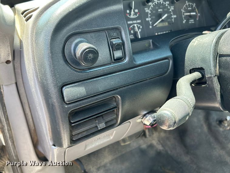 image for item OK9672 1997 Ford F450 Super Duty  flatbed truck