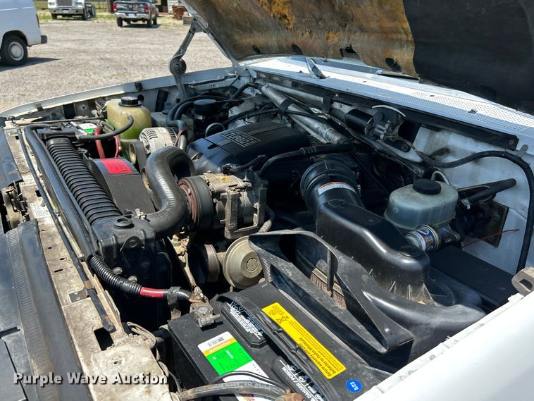 image for item OK9672 1997 Ford F450 Super Duty  flatbed truck