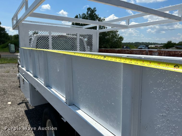 image for item OK9672 1997 Ford F450 Super Duty  flatbed truck