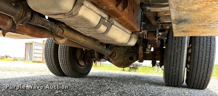 image for item OK9672 1997 Ford F450 Super Duty  flatbed truck