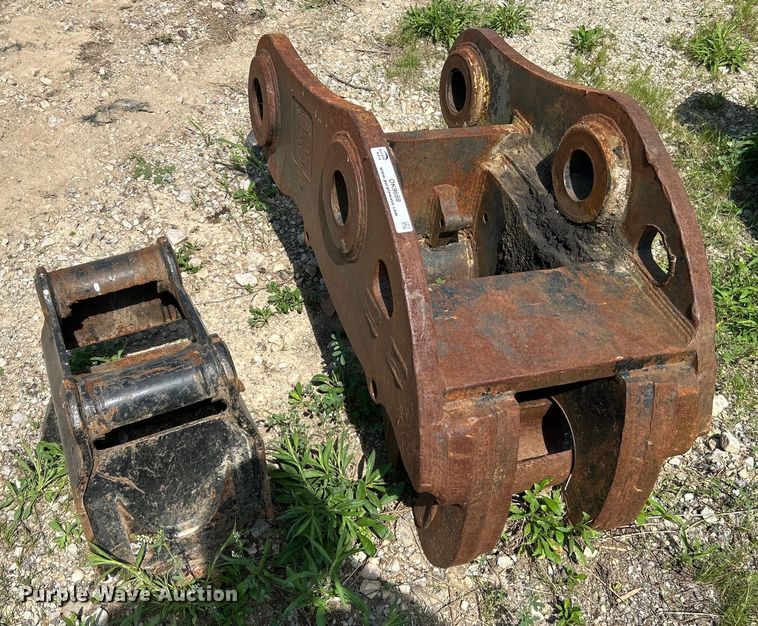 image for item OK9688 (2) quick couplers