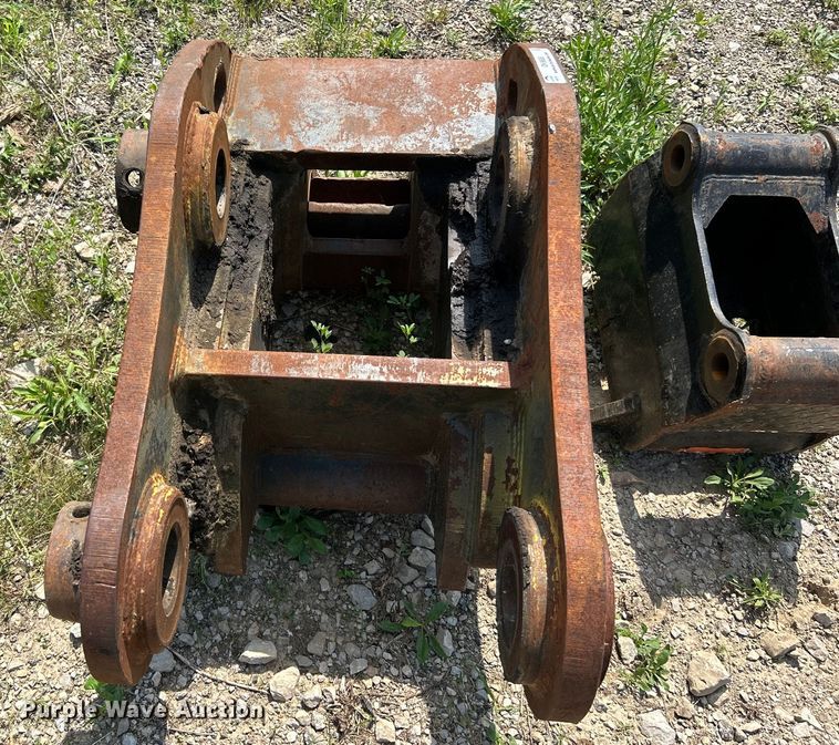 image for item OK9688 (2) quick couplers