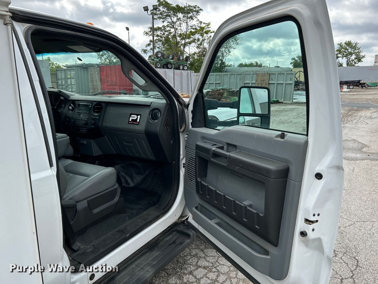 image for item OK9702 2012 Ford F550 Super Duty XL  utility / service truck