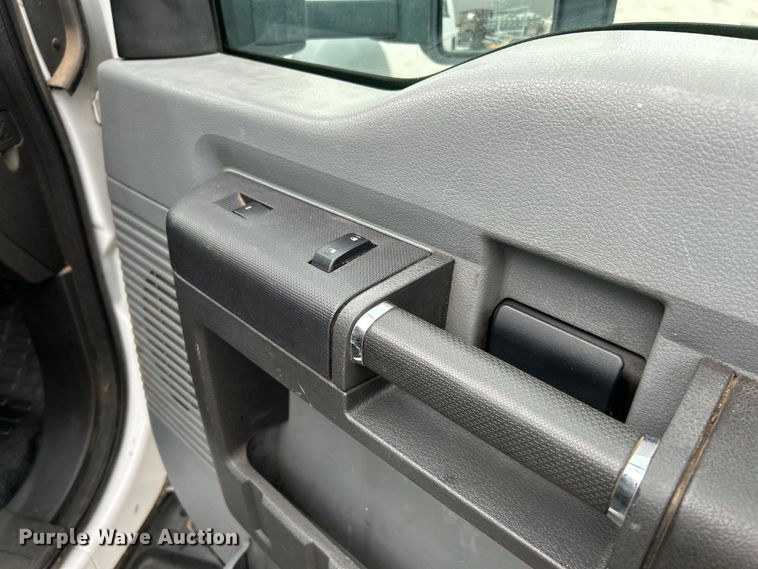 image for item OK9702 2012 Ford F550 Super Duty XL  utility / service truck