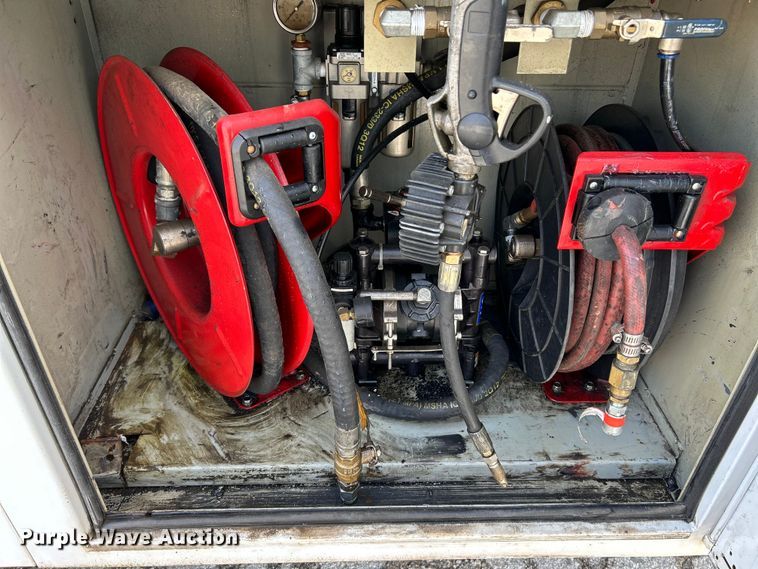 image for item OK9702 2012 Ford F550 Super Duty XL  utility / service truck