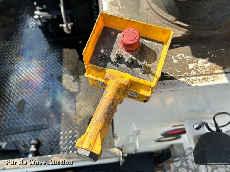 image for item OK9702 2012 Ford F550 Super Duty XL  utility / service truck