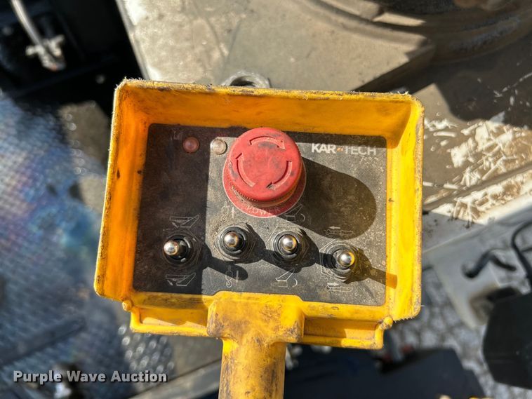 image for item OK9702 2012 Ford F550 Super Duty XL  utility / service truck