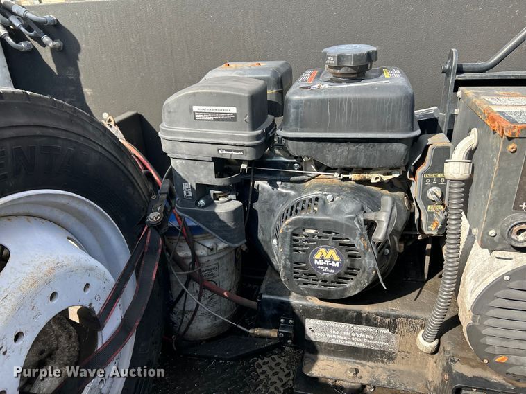 image for item OK9702 2012 Ford F550 Super Duty XL  utility / service truck