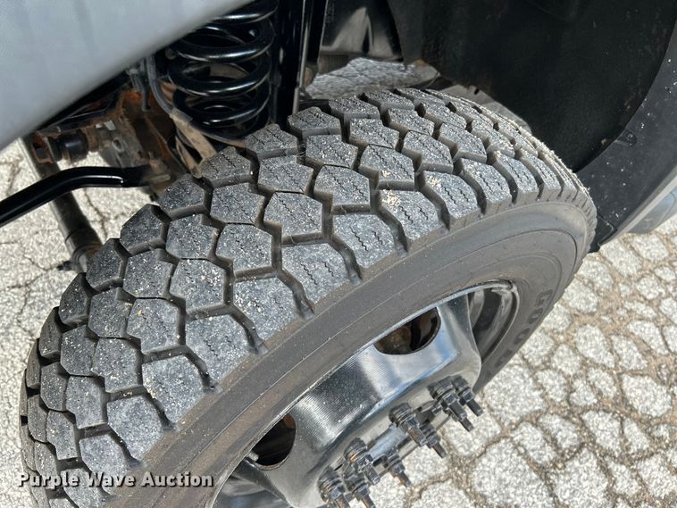 image for item OK9702 2012 Ford F550 Super Duty XL  utility / service truck