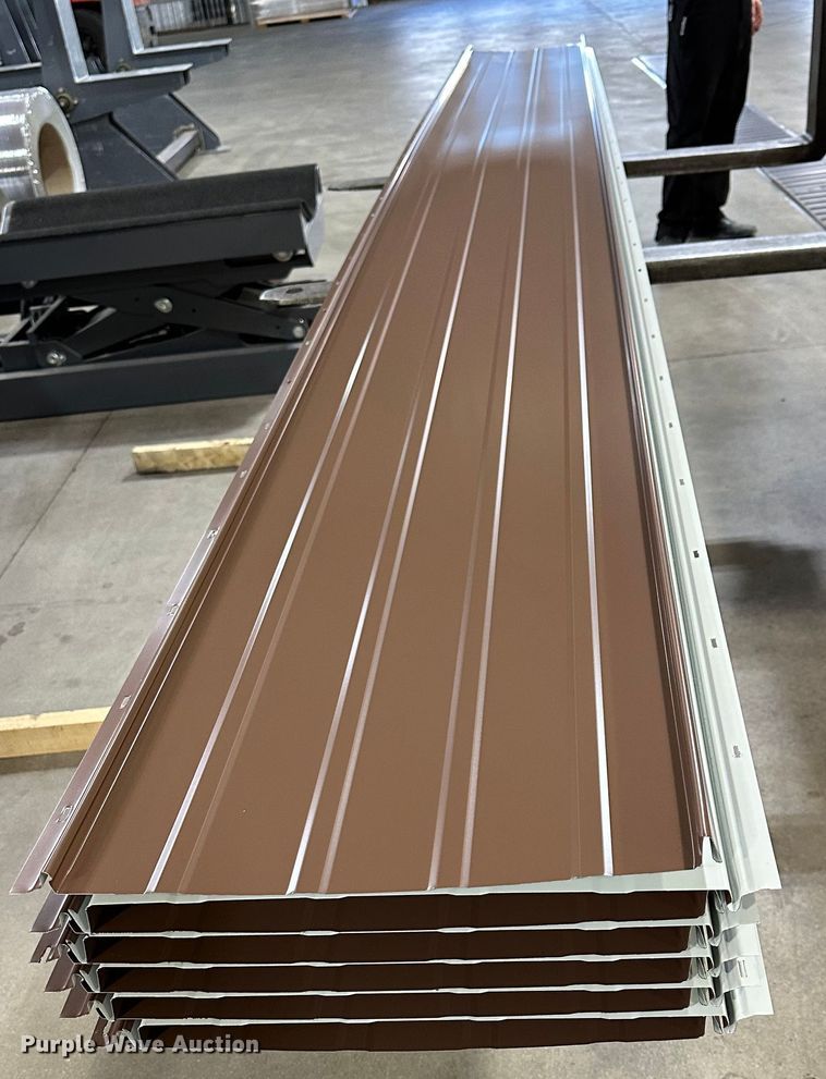 image for item ZA0321 (49) sheets of metal siding/roofing