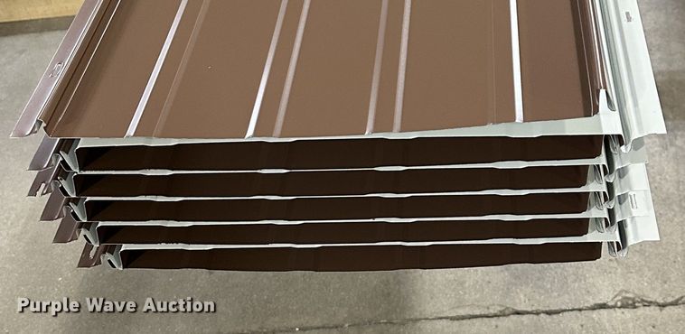 image for item ZA0321 (49) sheets of metal siding/roofing