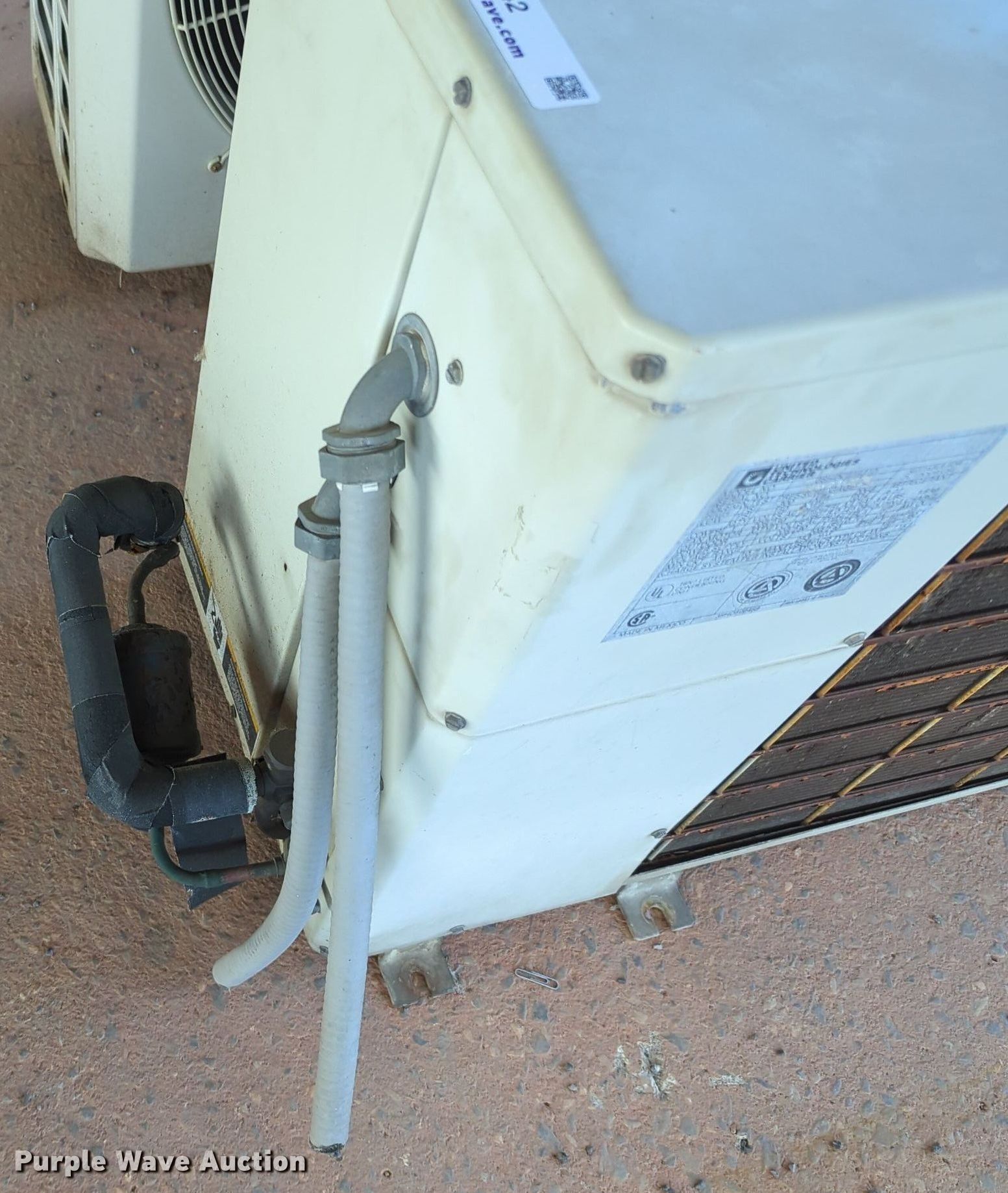 (2) Carrier AC units in Edmond, OK Item LM9842 for sale Purple Wave