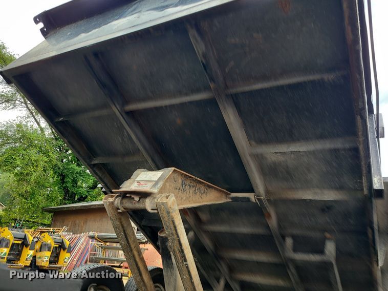 image for item BR9750 2015 Towmaster T-12HD  dump trailer