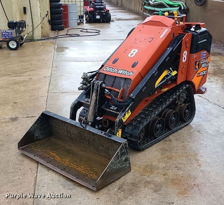 image for item BR9755 2020 Ditch Witch SK600  compact utility loader