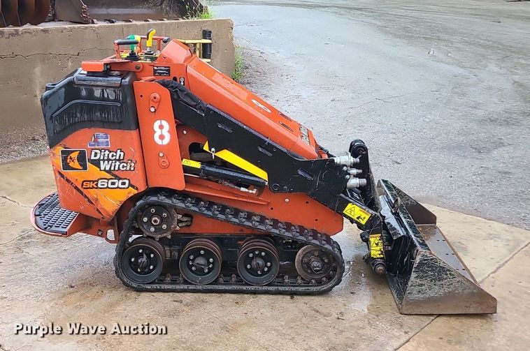 image for item BR9755 2020 Ditch Witch SK600  compact utility loader