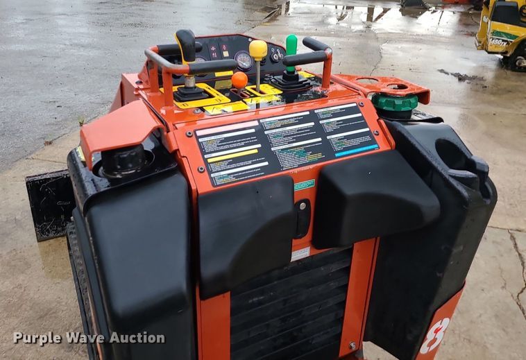 image for item BR9755 2020 Ditch Witch SK600  compact utility loader