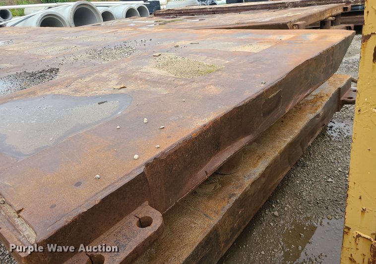 image for item BR9769 Trench box