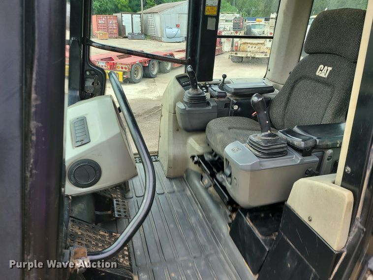 image for item DC6008 2008 Caterpillar 963D  track loader