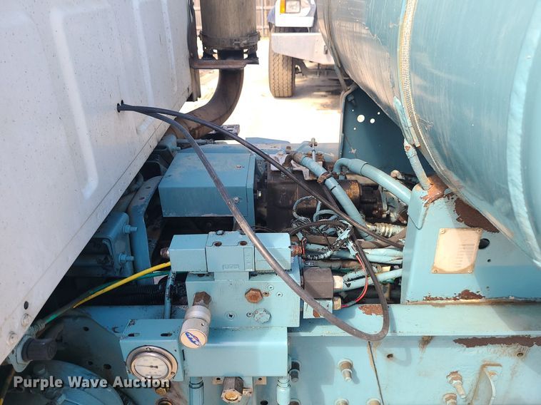 image for item DC6011 1999 Sterling L-Line  ready mix truck