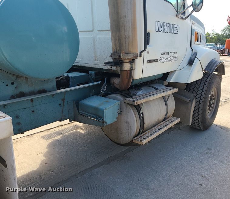 image for item DC6011 1999 Sterling L-Line  ready mix truck