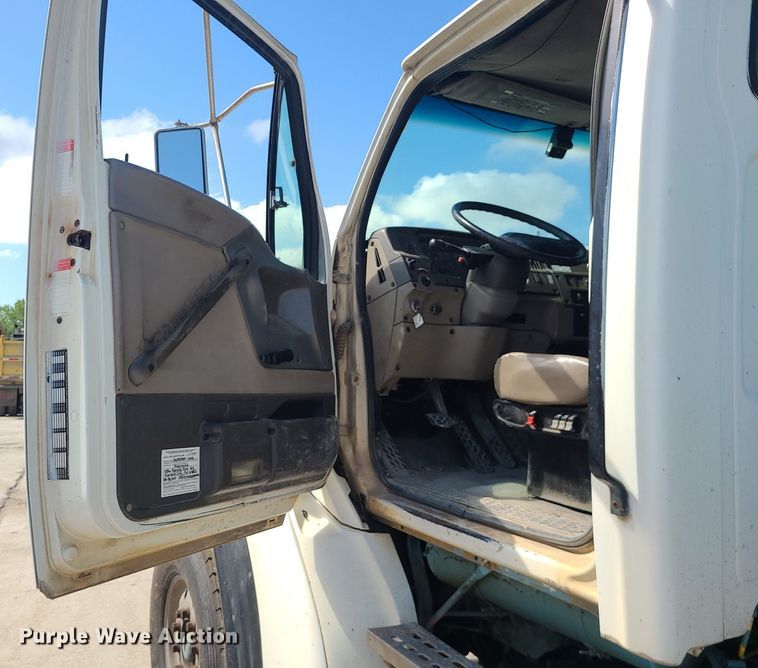 image for item DC6011 1999 Sterling L-Line  ready mix truck