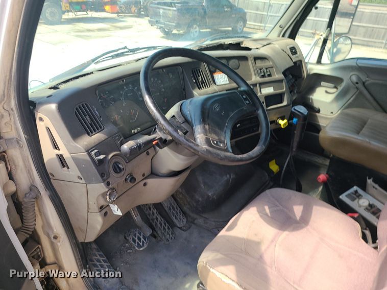 image for item DC6011 1999 Sterling L-Line  ready mix truck