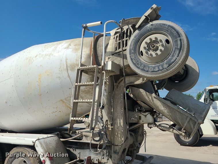 image for item DC6012 2005 Sterling L-Line  ready mix truck