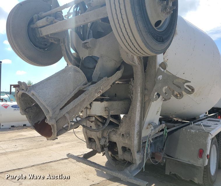 image for item DC6012 2005 Sterling L-Line  ready mix truck