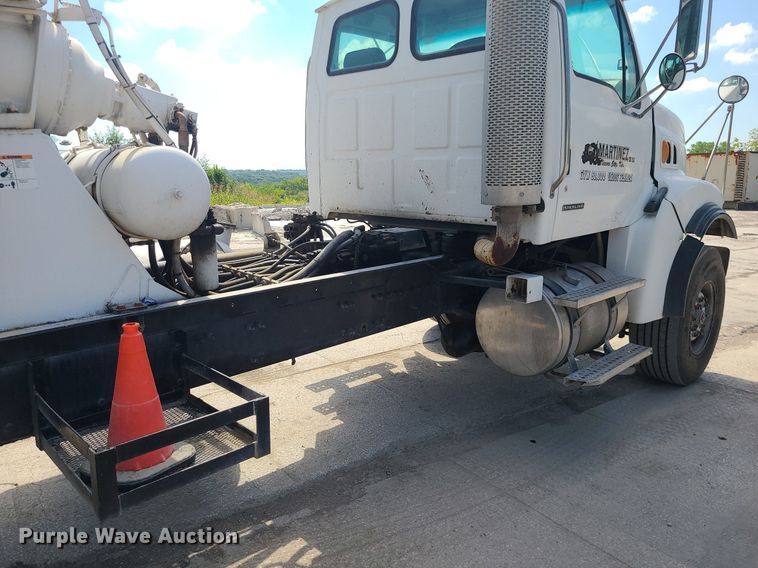 image for item DC6012 2005 Sterling L-Line  ready mix truck
