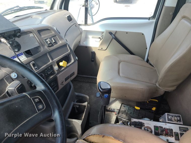 image for item DC6012 2005 Sterling L-Line  ready mix truck