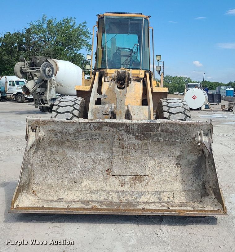 image for item DC6014 1995 Case 621B  wheel loader