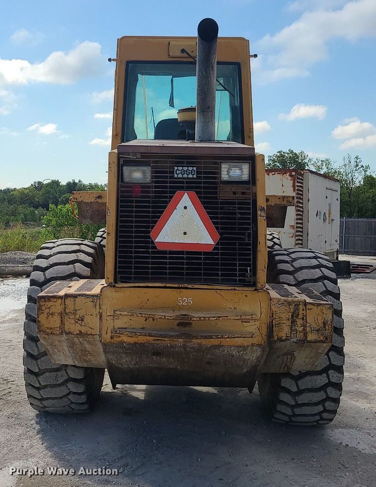 image for item DC6014 1995 Case 621B  wheel loader
