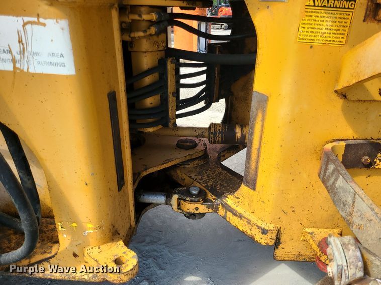 image for item DC6014 1995 Case 621B  wheel loader