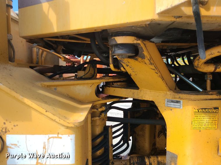 image for item DC6014 1995 Case 621B  wheel loader