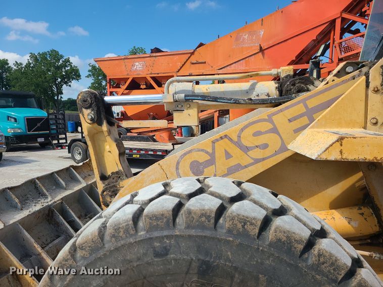 image for item DC6014 1995 Case 621B  wheel loader