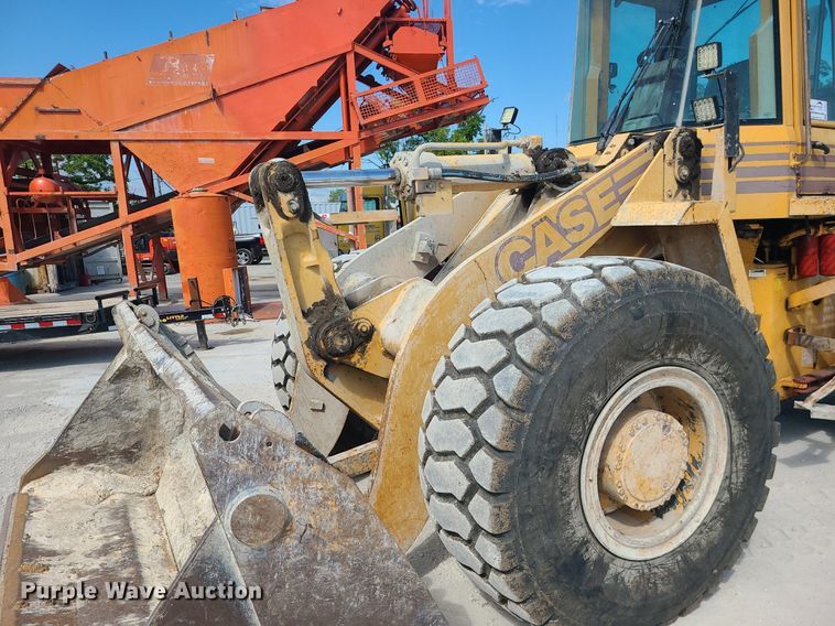 image for item DC6014 1995 Case 621B  wheel loader