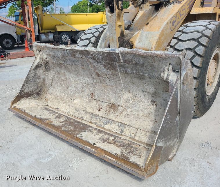 image for item DC6014 1995 Case 621B  wheel loader