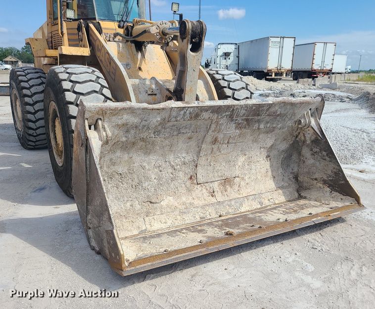 image for item DC6014 1995 Case 621B  wheel loader