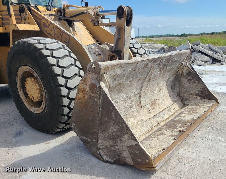 image for item DC6014 1995 Case 621B  wheel loader
