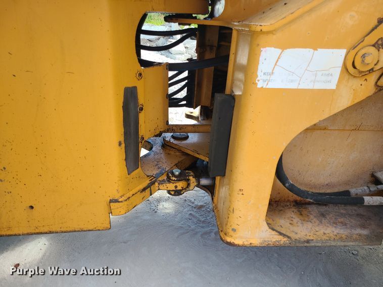 image for item DC6014 1995 Case 621B  wheel loader