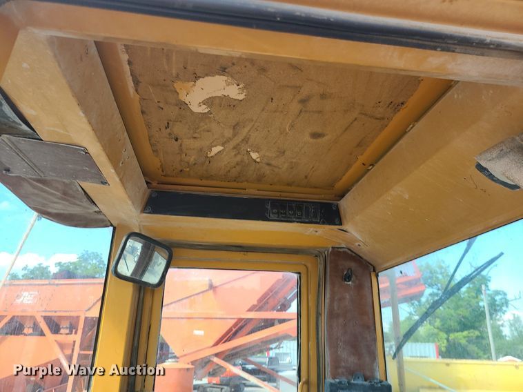 image for item DC6014 1995 Case 621B  wheel loader