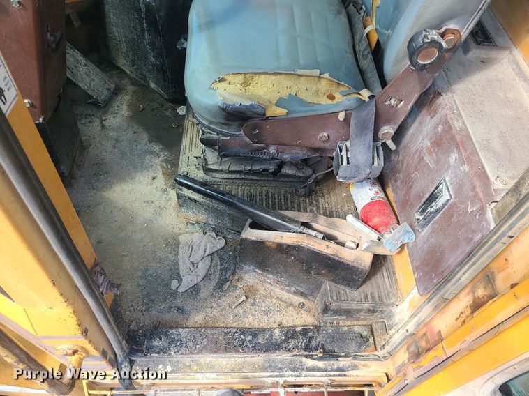 image for item DC6014 1995 Case 621B  wheel loader